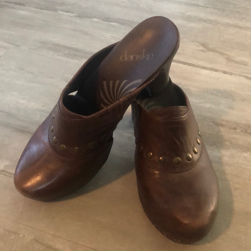 Dansko Ryder studded clog in brown size 38.